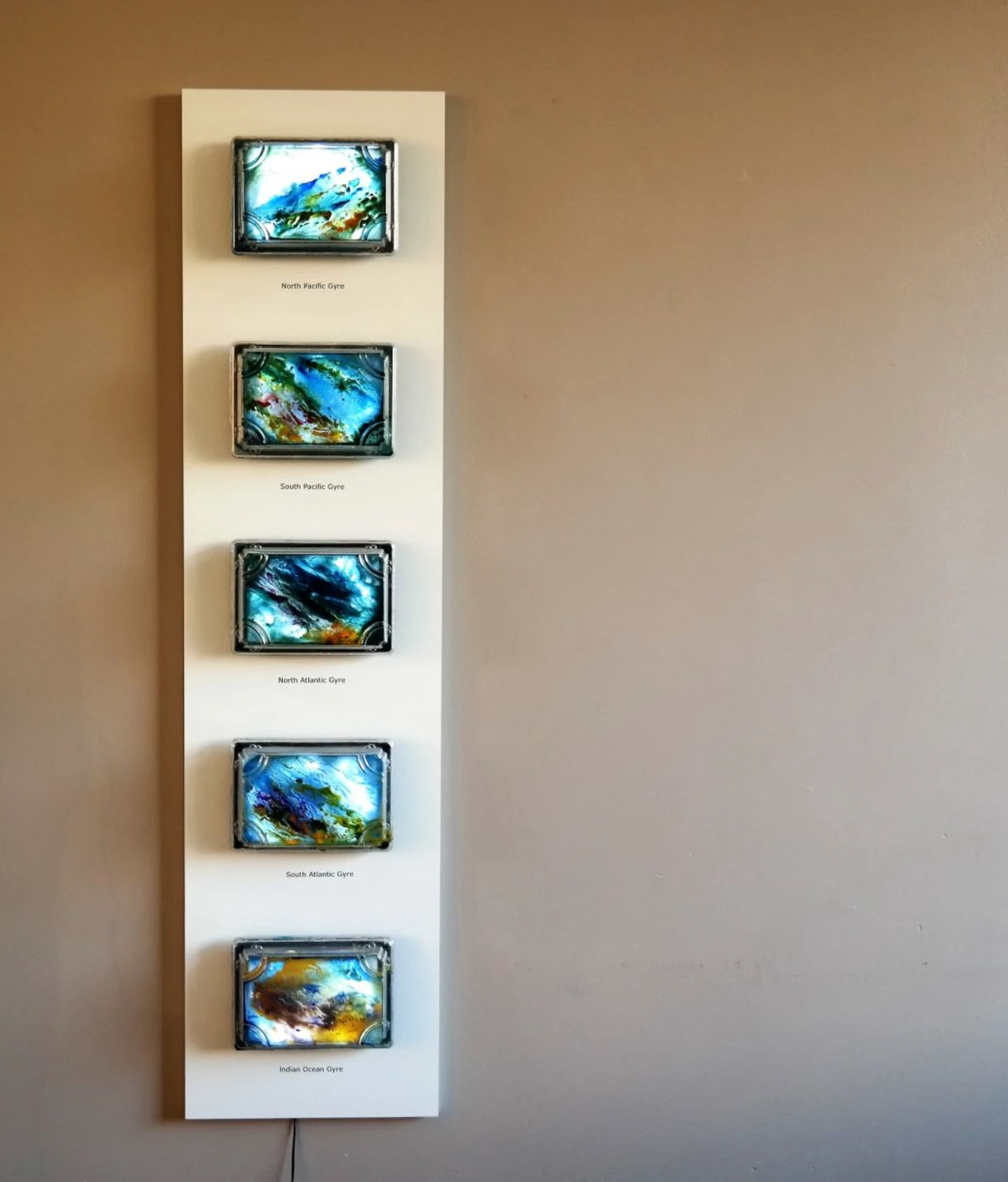 Light on plastic soup door Astrid Stoffels